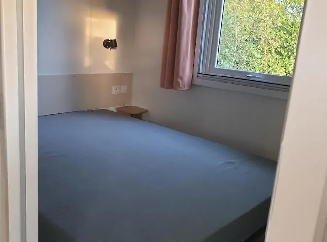 Mobil 3 Camping *